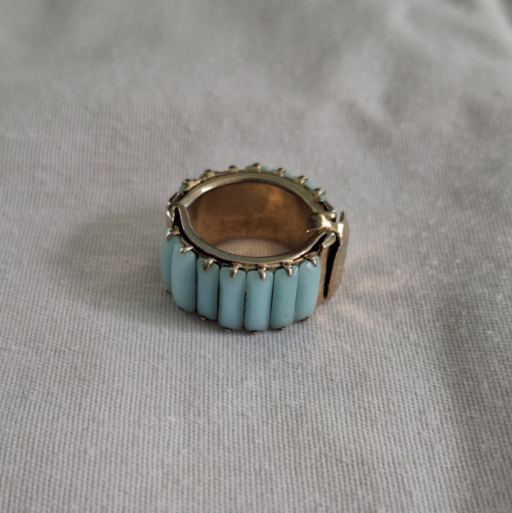 Gold Ring with Blue Baguette Stones - Picture 4 of 4